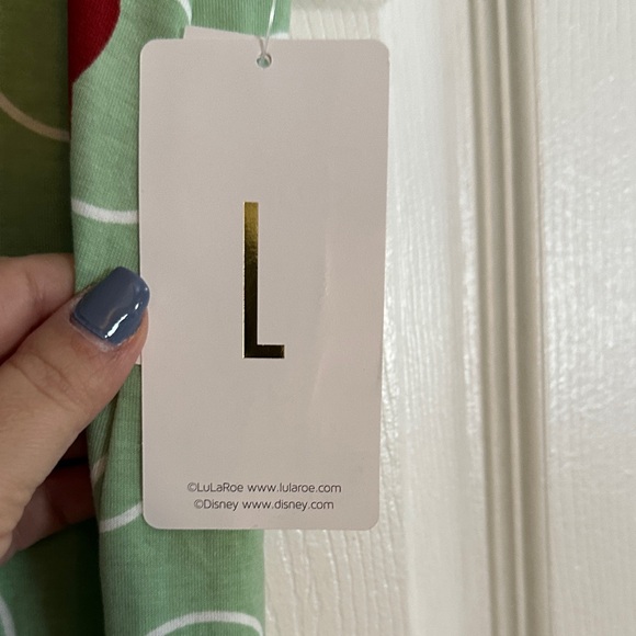 Disney Minnie Mouse LuLaRoe Green and Red Bow Accent Women's Tee - Picture 5 of 10